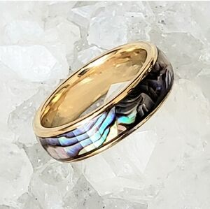 NWOT Natural abalone shell ring